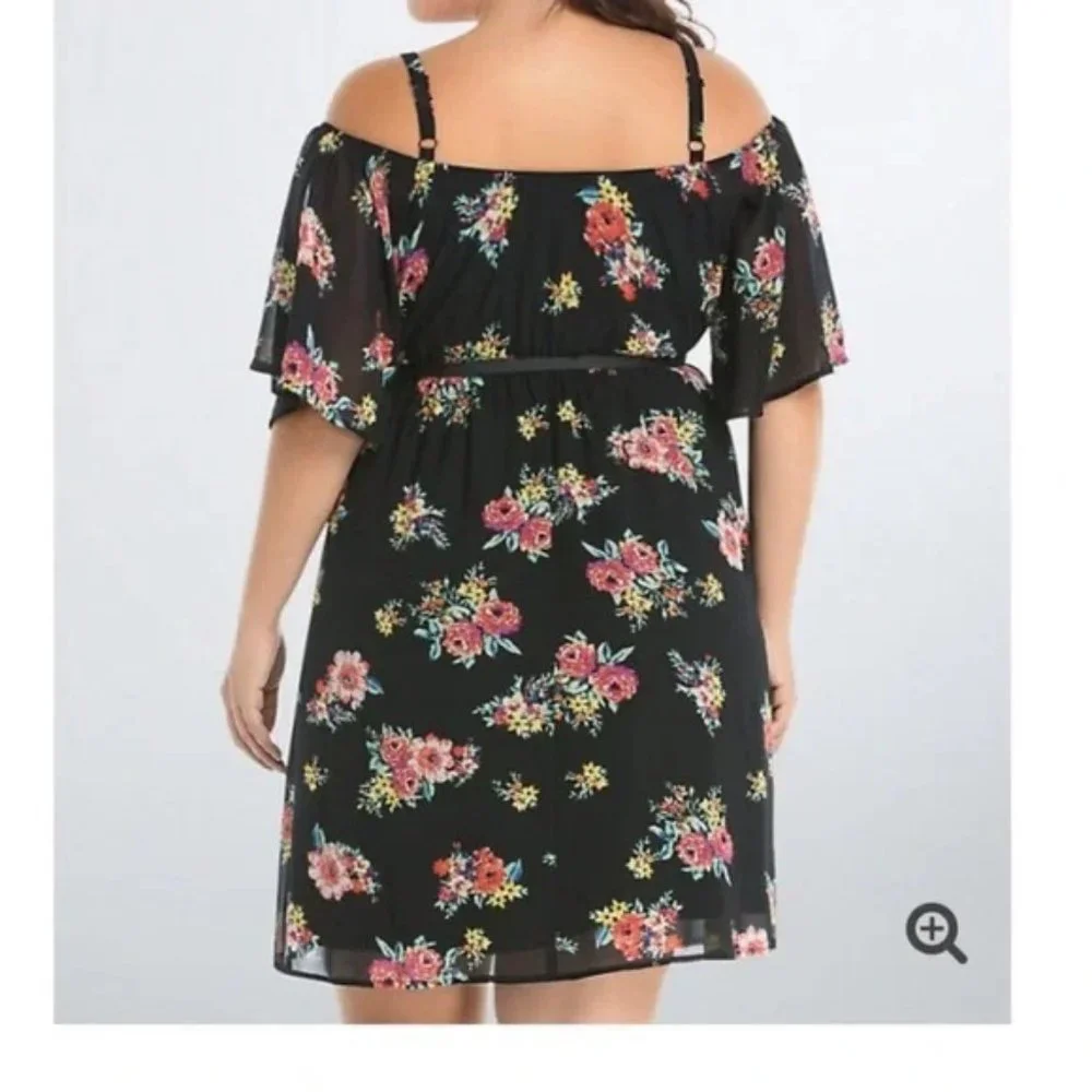SOLD Torrid floral short sleeve off shoulder dress - Picture 3 of 11